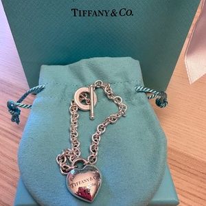 Tiffany & Co.Return to Tiffany® Full Heart Toggle Bracelet